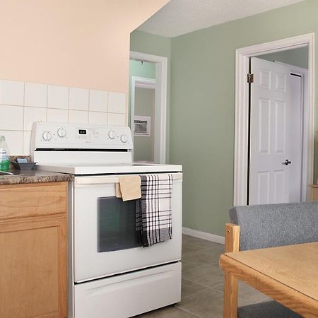 Perth Plaza Inn & Suites エクステリア 写真