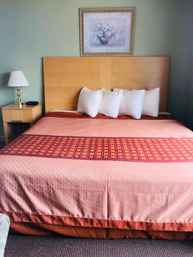 Perth Plaza Inn & Suites エクステリア 写真