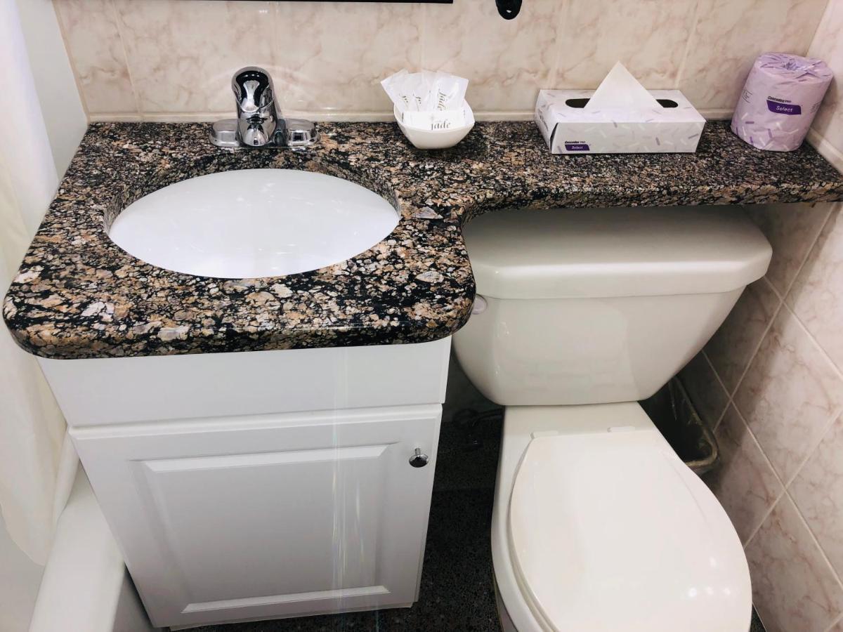 Perth Plaza Inn & Suites エクステリア 写真