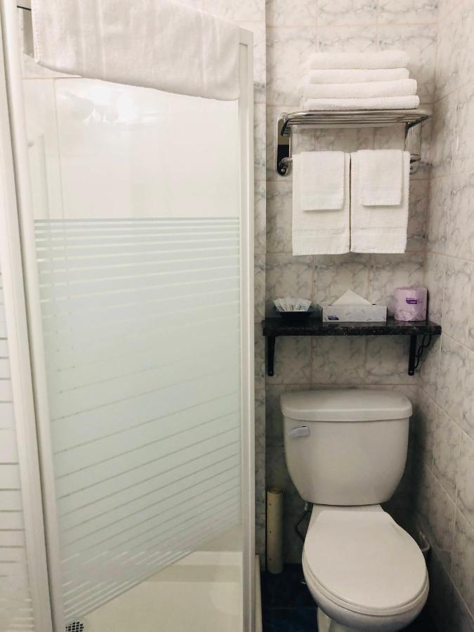 Perth Plaza Inn & Suites エクステリア 写真