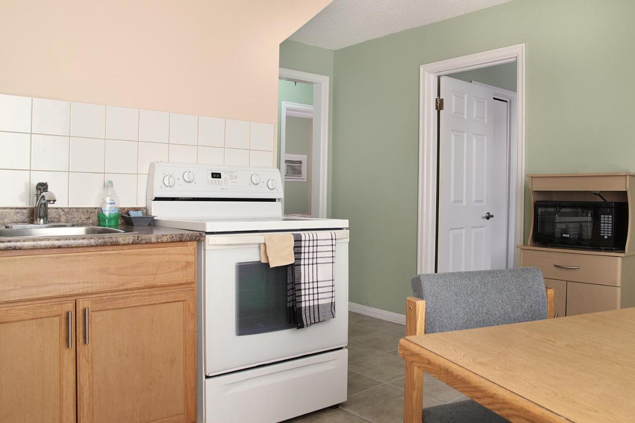 Perth Plaza Inn & Suites エクステリア 写真