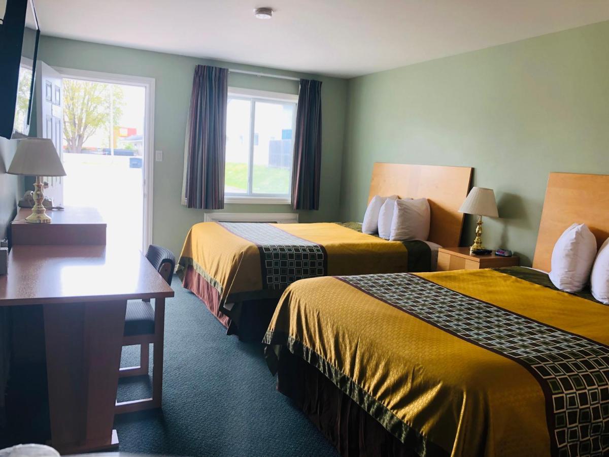 Perth Plaza Inn & Suites エクステリア 写真