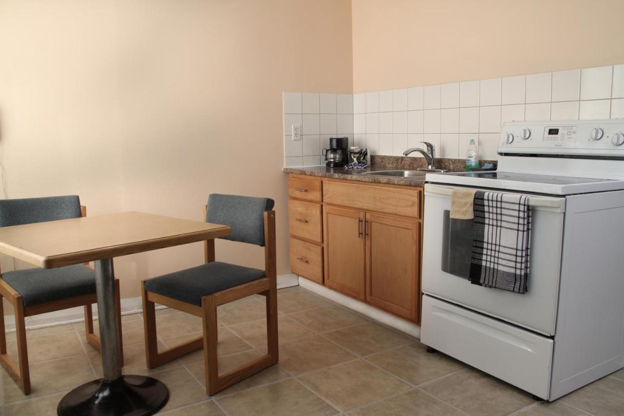 Perth Plaza Inn & Suites エクステリア 写真