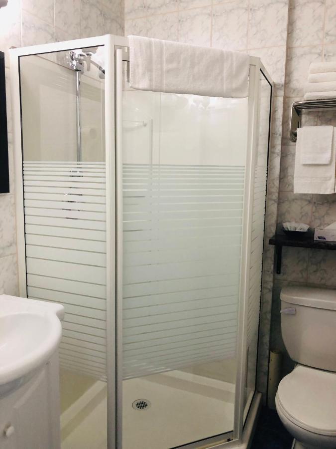 Perth Plaza Inn & Suites エクステリア 写真