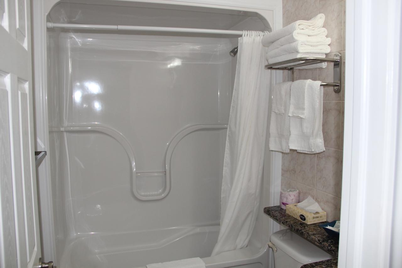 Perth Plaza Inn & Suites エクステリア 写真