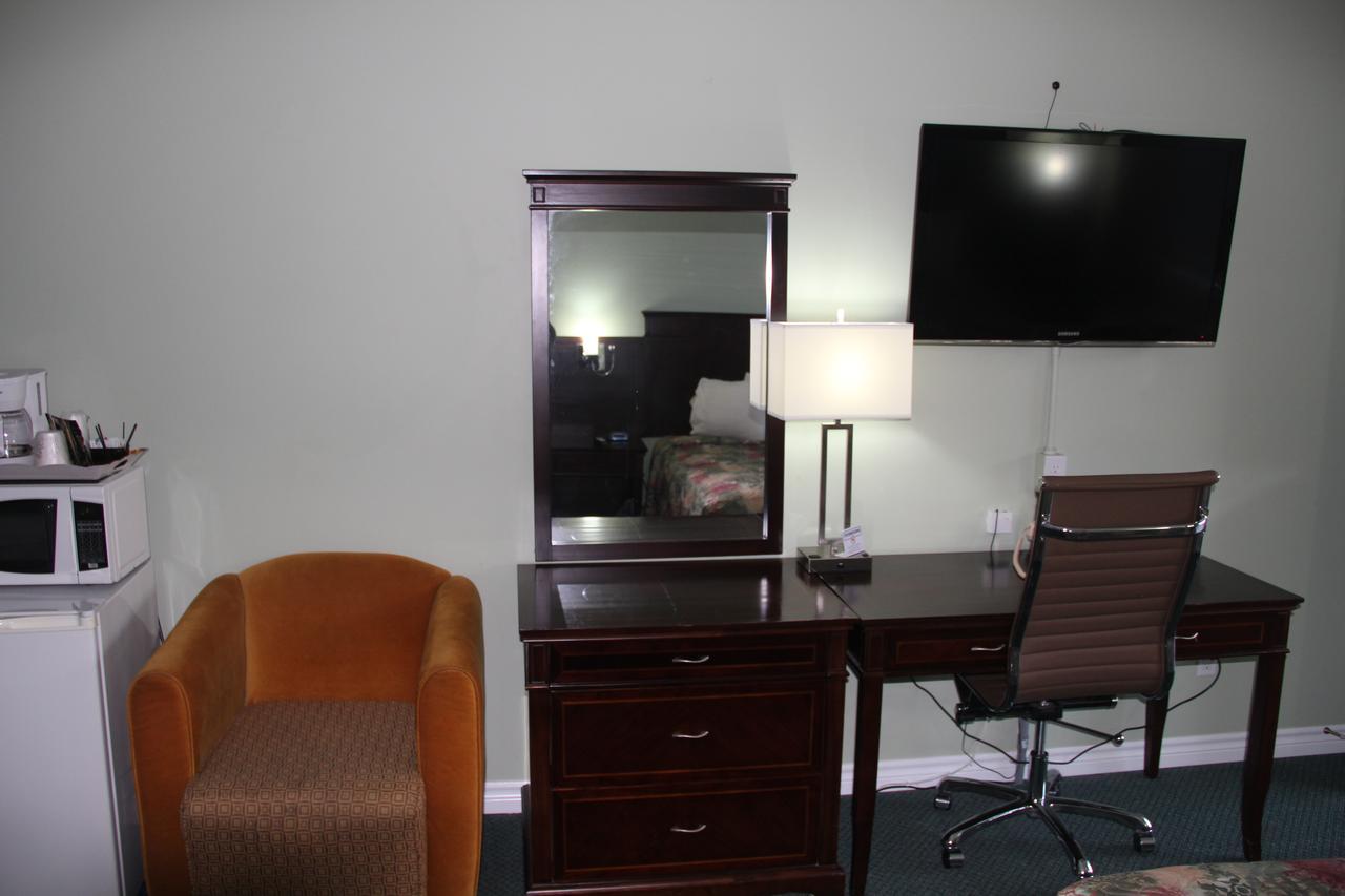 Perth Plaza Inn & Suites エクステリア 写真