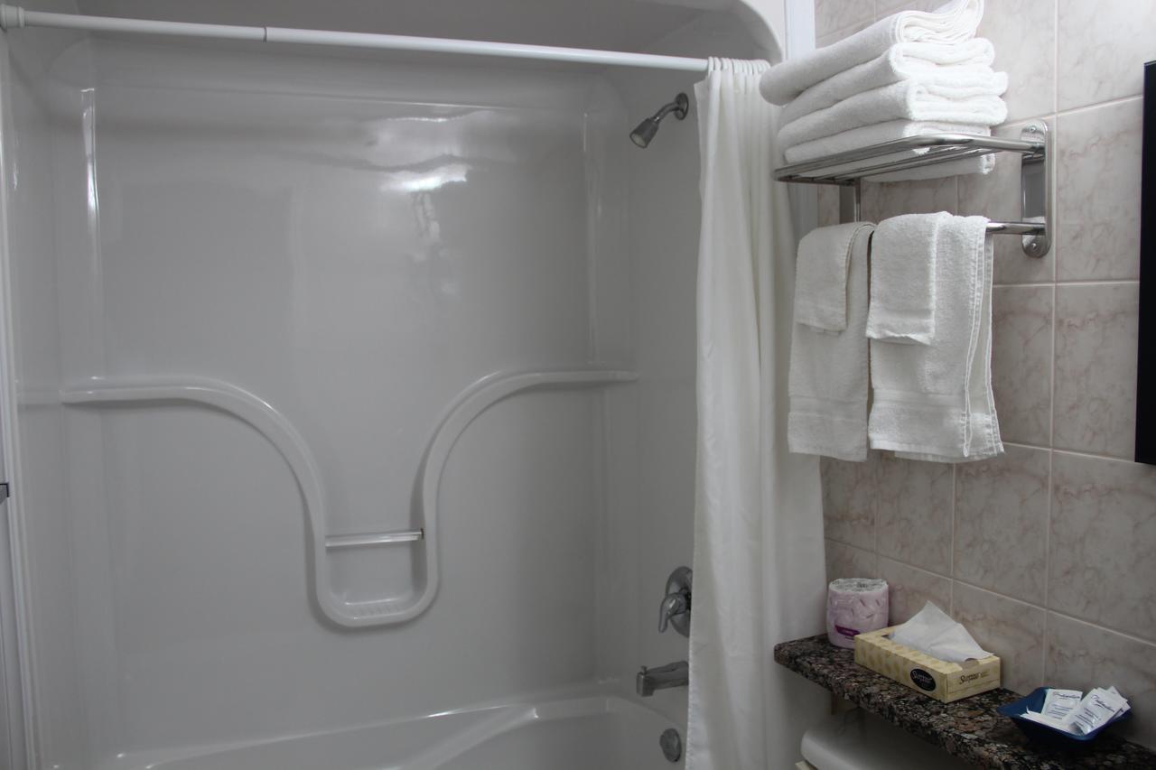 Perth Plaza Inn & Suites エクステリア 写真